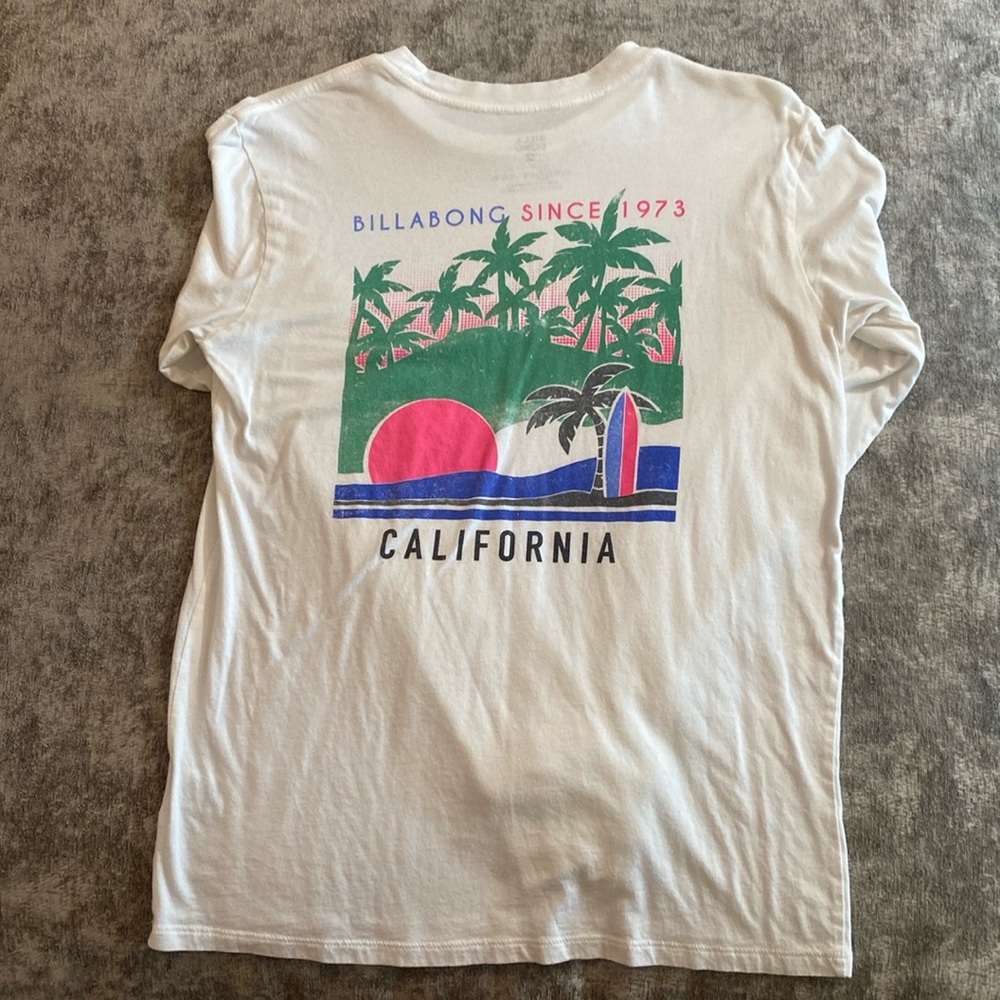 Billabong size Small long sleeve California white T-Shirt. {254}
